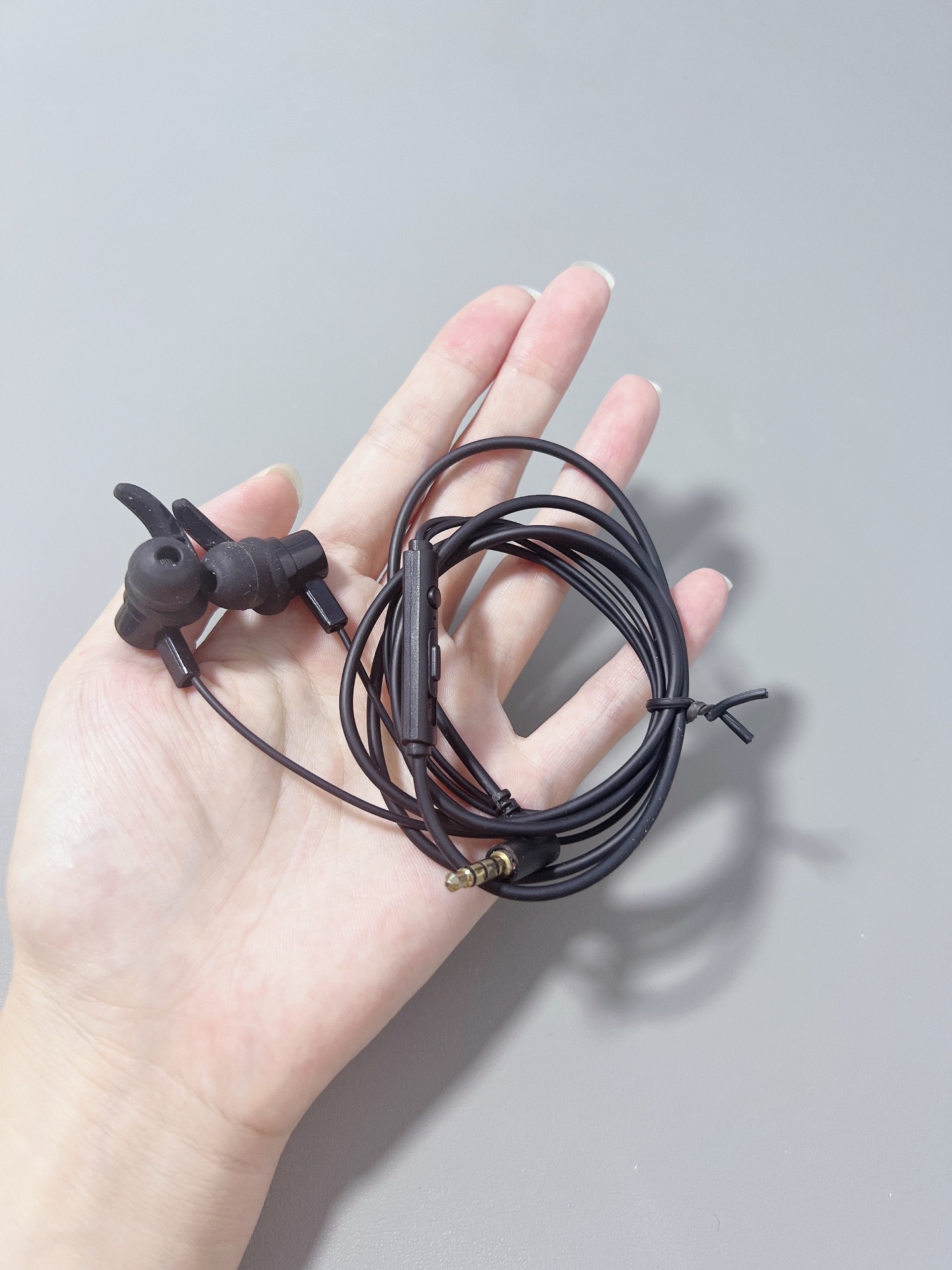 CS:GO职业选手同款耳机(csgo职业选手用什么入耳式耳机)