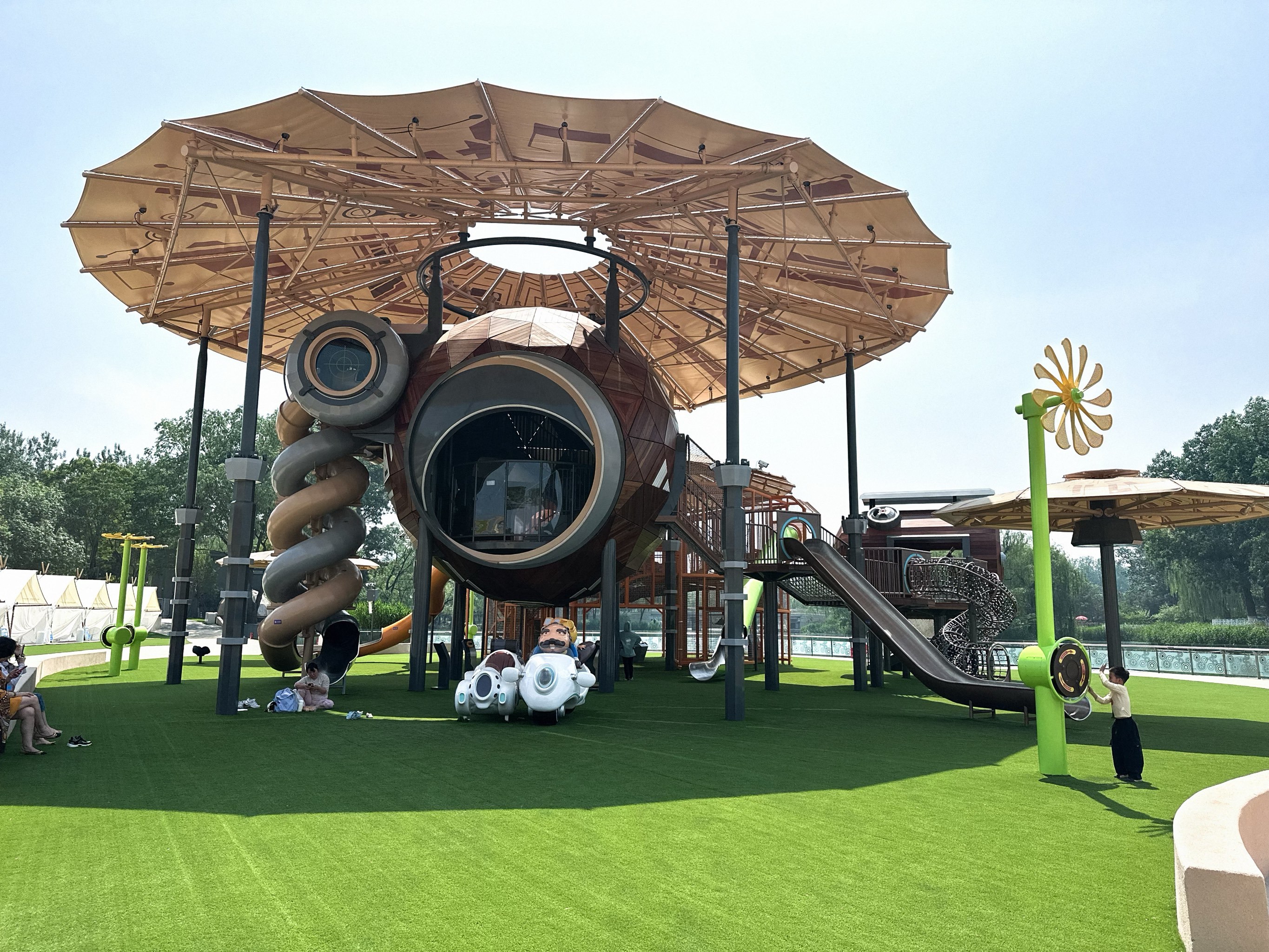 英雄联盟主题公园(英雄联盟主题餐厅)